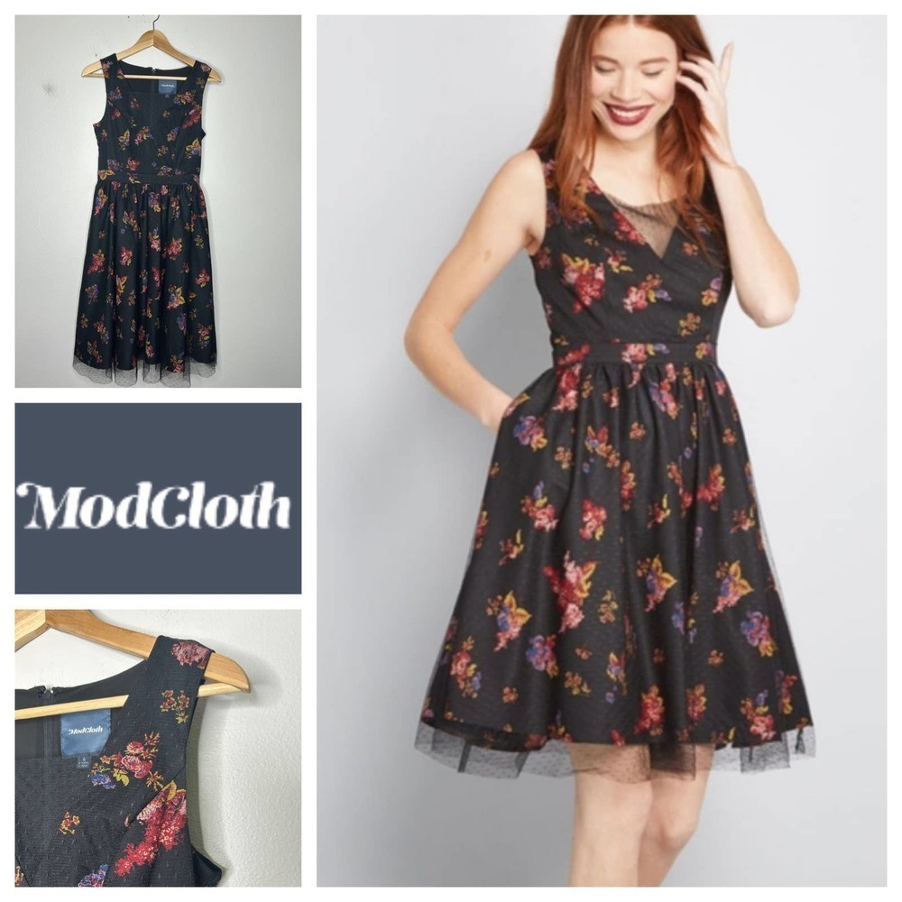 ModCloth Delightful Sight Black Floral Fit and Flare Dress‎ Small